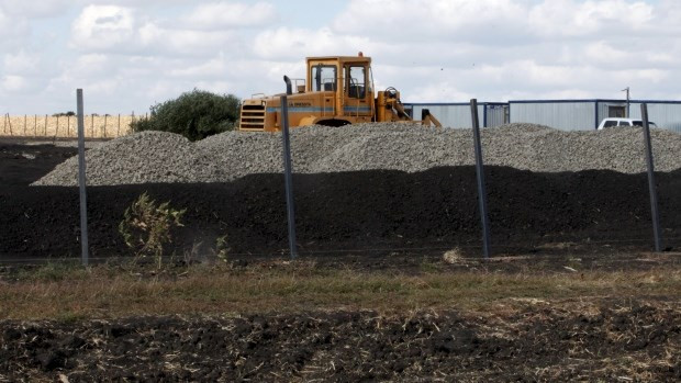 Máy xúc tại công trình xây dựng của Nga tại Soloti hôm 7/9 (Nguồn: Reuters)