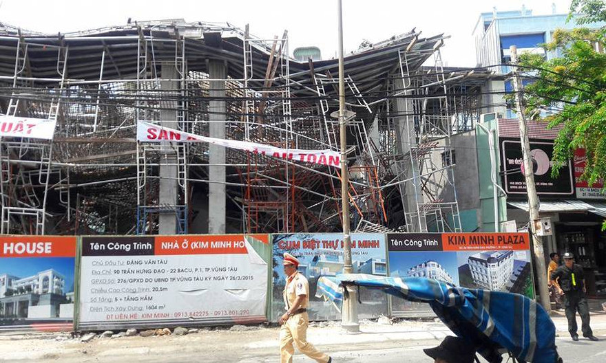 Sập giàn giáo ở Vũng Tàu nhiều công nhân bị kẹt