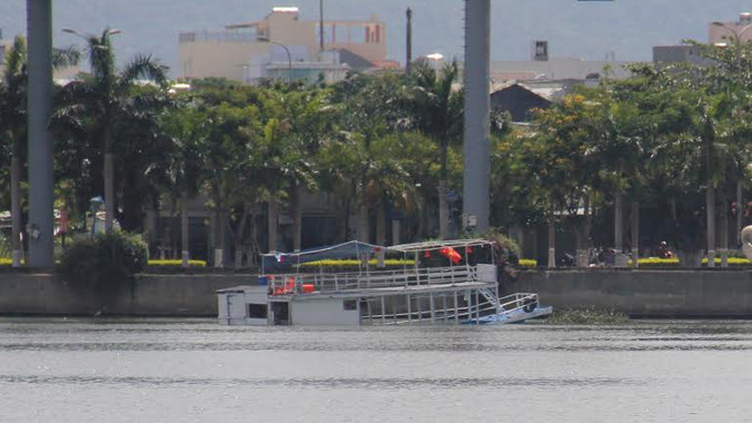 Vụ chìm tàu du lịch Thảo Vân 2 đêm 4/6 gây ảnh hưởng xấu đến thành phố Đà Nẵng. Ảnh: Thanh Trần. 