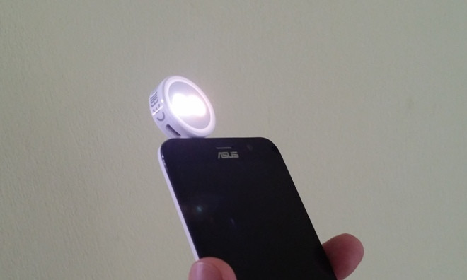 Asus trang bị bộ phụ kiện thú vị cho ZenFone 2