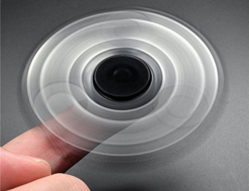 Con quay giải trí gây sốt toàn cầu: Nỗi lo mất ăn mất ngủ?