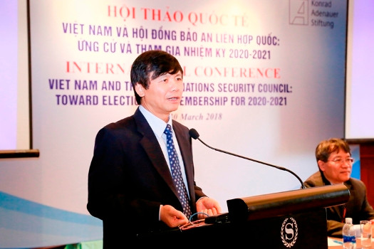 Thứ trưởng Ngoại giao Đặng Đình Quý phát biểu tại Hội thảo. (Ảnh: DAV)