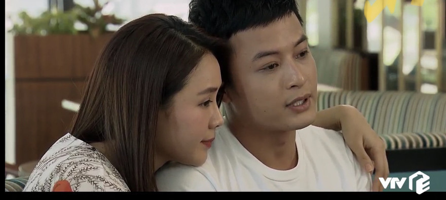 Hồng Diễm-Hồng Đăng tình tứ trong "Những ngày không quên"