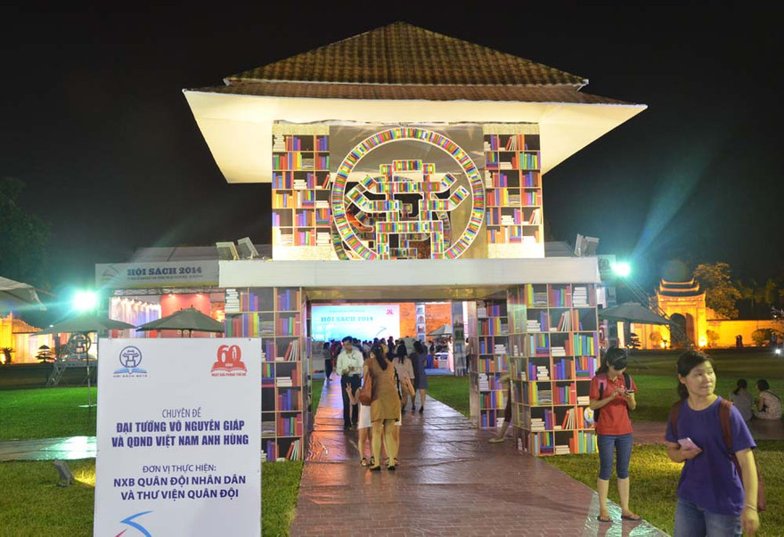 Hội sách Hà Nội 2014 chính thức khai mạc.