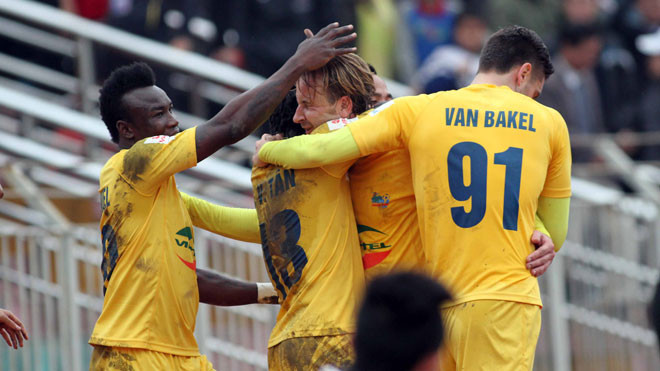 “Cơn lốc vàng” Thanh Hoá tiếp tục ngự trị trên ngôi đầu BXH. ảnh: VSI