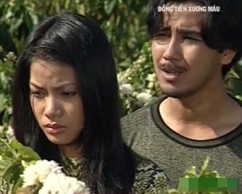 Hình ảnh MC Quyền Linh trong phim "Đồng tiền xương máu".