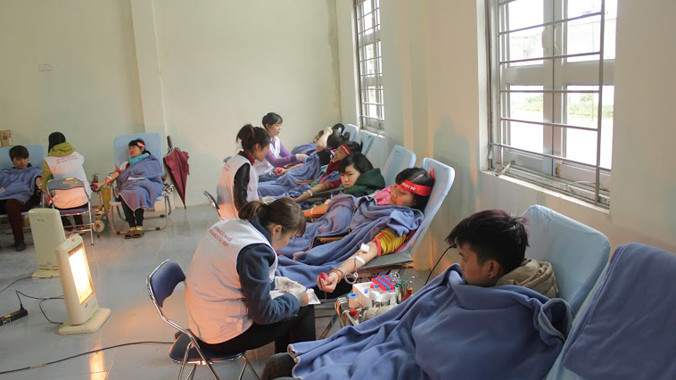 Chủ nhật Đỏ tại ĐH Hải Dương: Hăng hái dưới trời mưa rét 