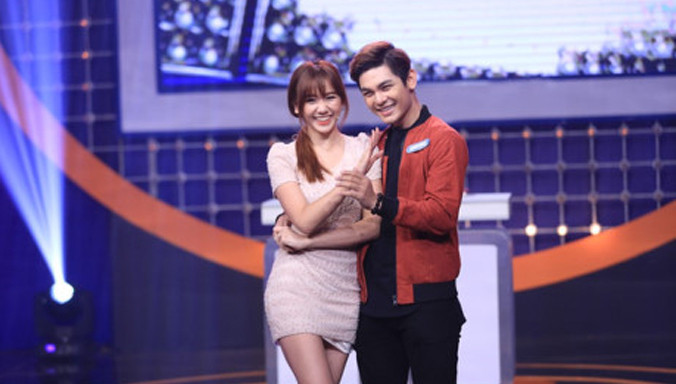 Lộ loạt ảnh Hari Won tình tứ với ca sĩ Sơn Ngọc Minh