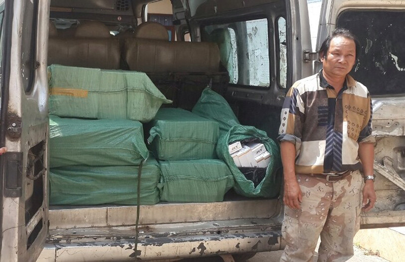 Tang vật gồm 7.250 gói thuốc lá ngoại nhập lậu.