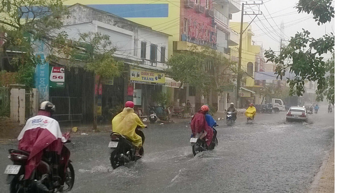Phấn khởi đón mưa “vàng” giải nhiệt 