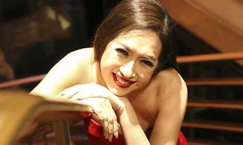 Ý Lan luôn chăm chút từ lời ăn tiếng nói đến ngoại hình mỗi khi xuất hiện trước khán giả.