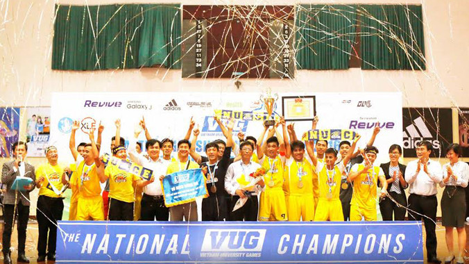 Đồng chí Ngũ Duy Anh, Vụ trưởng Vụ Công tác học sinh viên - Bộ Giáo dục và đào tạo, Tổng Thư ký Hội thể thao đại học và chuyên nghiệp Việt Nam; đồng chí Doãn Hồng Hà, Phó Chủ tịch Trung ương Hội Sinh viên Việt Nam, Trưởng Ban Tổ chức Giải Thể thao Sinh vi