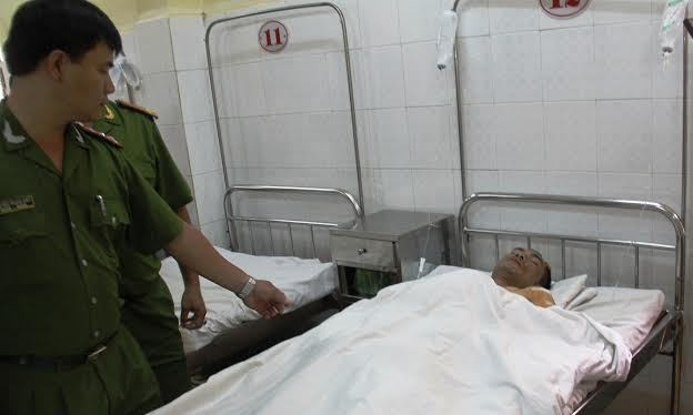 Trung uý Năm đang được điều trị tại bệnh viện.