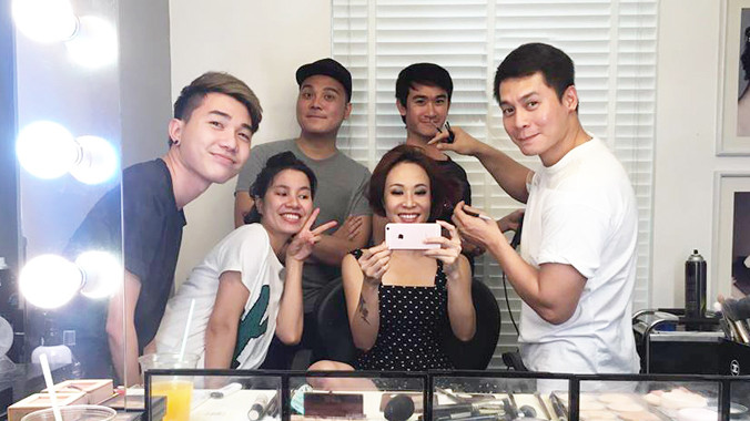 Uyên Linh được chăm chút hình ảnh trước một sự kiện quan trọng.