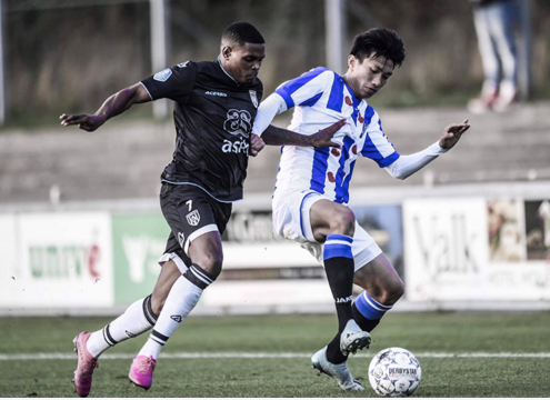 Đoàn Văn Hậu vẫn chưa có trận ra mắt trong màu áo đội chính Heerenveen. Ảnh: SCH.