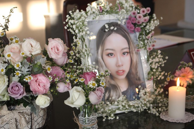 Showbiz 5/11: Đạo diễn Đỗ Đức Thành liên tục xin lỗi con gái vừa qua đời