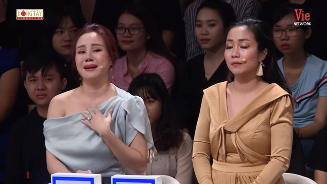 Vy Oanh khóc nức nở khi nhắc tới mẹ. 