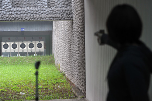 Phạm Thị Hà đành phải chờ Liên đoàn bắn súng thế giới xem xét lại cơ hội.