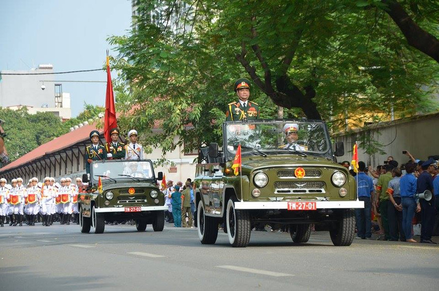 [ẢNH] 'Năm cửa ô đón chào đoàn quân tiến về'