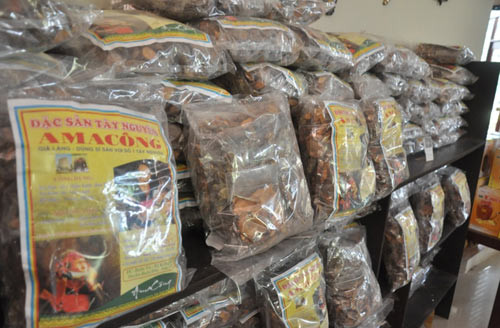 Phạt nặng cán bộ bán thuốc Ama Kông rởm 