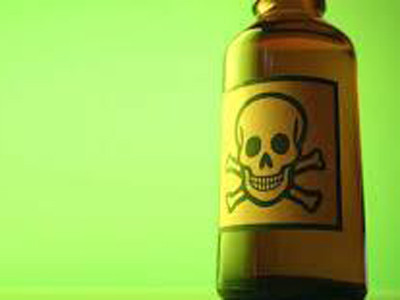 Mâu thuẫn, chồng bỏ thuốc độc hại vợ