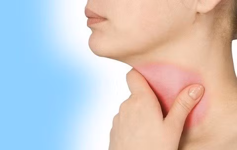Phân biệt dấu hiệu ung thư phổi và viêm họng