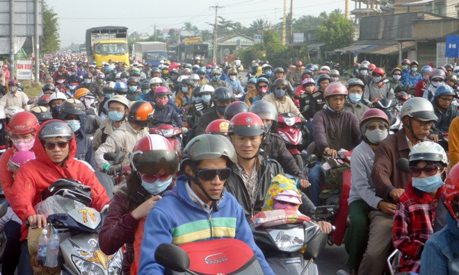 Tại chốt đèn tính hiệu giao thông ngã tư Lương Phú (thuộc xã Thân Cửu Nghĩa huyện Châu Thành, tỉnh Tiền Giang vào sáng 15/2.