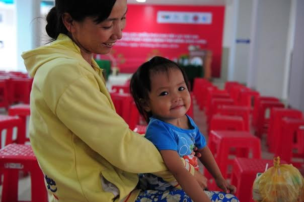 Nhắn tin để cứu trẻ em nghèo bị bệnh tim bẩm sinh