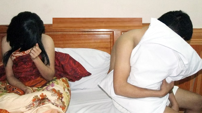 Bắt quả tang bốn đôi nam nữ đang mua bán dâm