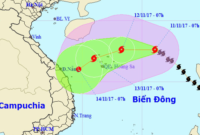 Vị trí và hướng di chuyển của cơn bão số 13. Ảnh: NCHMF.