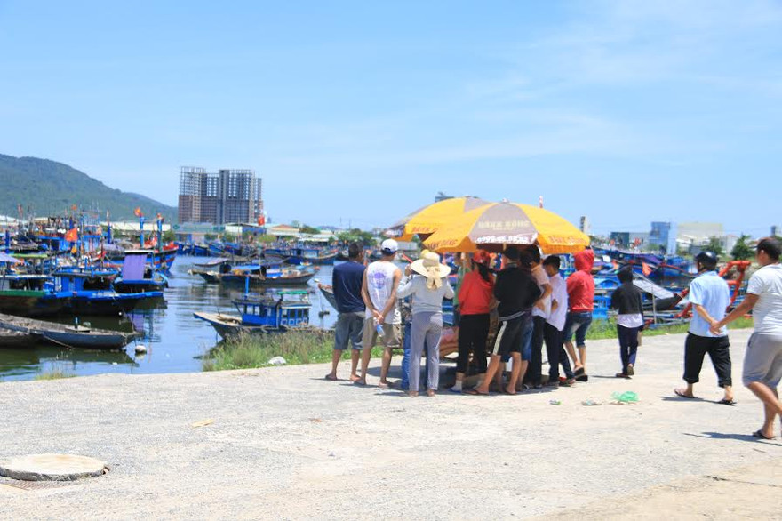 Đến trưa cùng ngày, thi thể anh Trai được tìm thấy. 