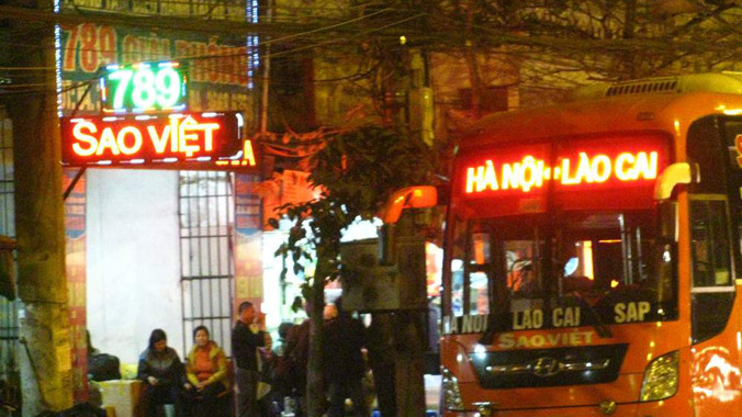 Tiền Phong đã có nhiều bài báo phản ánh việc Sao Việt lấy đường Giải Phóng (HN) làm bến đỗ. Ảnh: Đ.T 