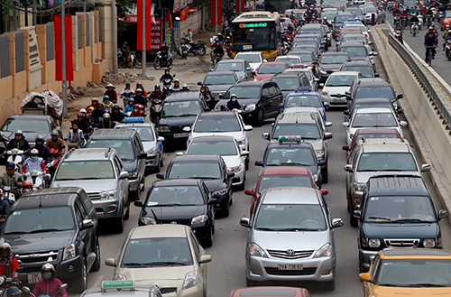 Từ 1/7, các dòng xe ôtô có dung tích dưới 1.5 lít sẽ được giảm thuế từ 45% xuống 40%. Ảnh minh họa: Bá Đô.