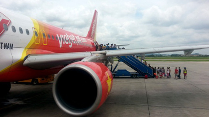 Chuyến bay VJ153 bị chậm làm ảnh hưởng dây chuyền tới 5 chuyến bay khác.