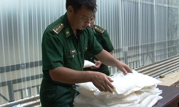 Tang vật thu giữ tại Biên phòng Tà Lùng (Cao Bằng). Ảnh: MT.