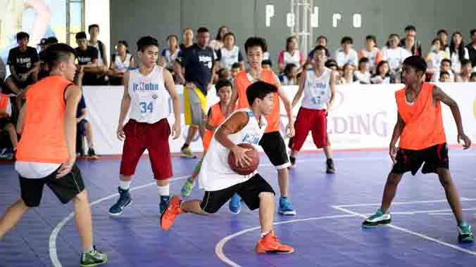 Các thí sinh thi đấu tuyển chọn.