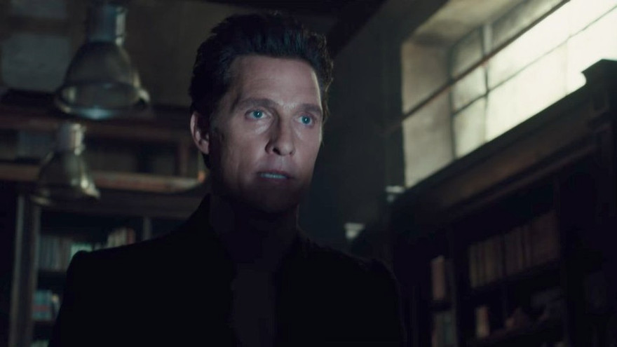 Matthew McConaughey trong vai phù thuỷ áo đen