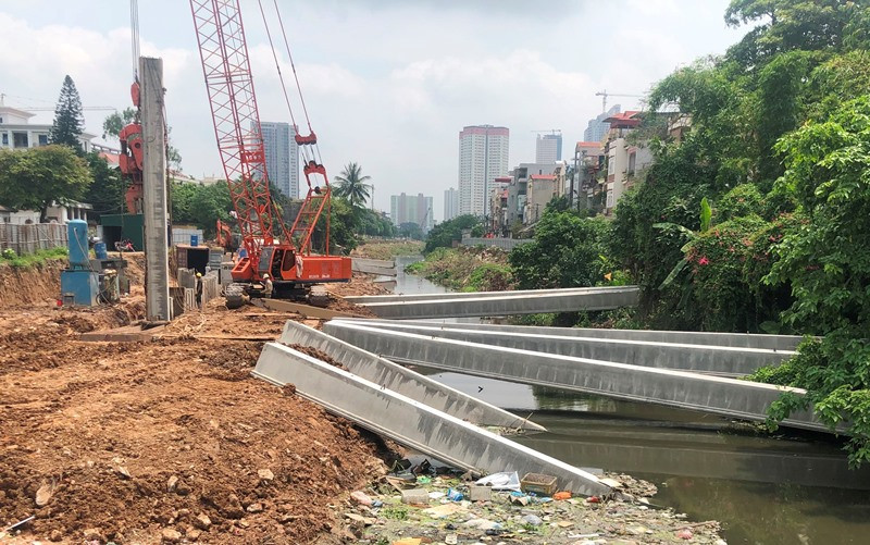 Ngổn ngang công trường kênh xả lũ phía Tây Hà Nội