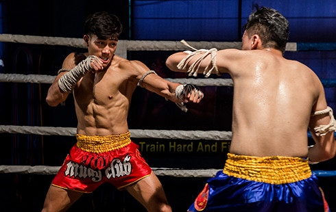 Duy Nhất (trái) sở hữu bảng thành tích ấn tượng bậc nhất trong giới võ sĩ hiện nay.