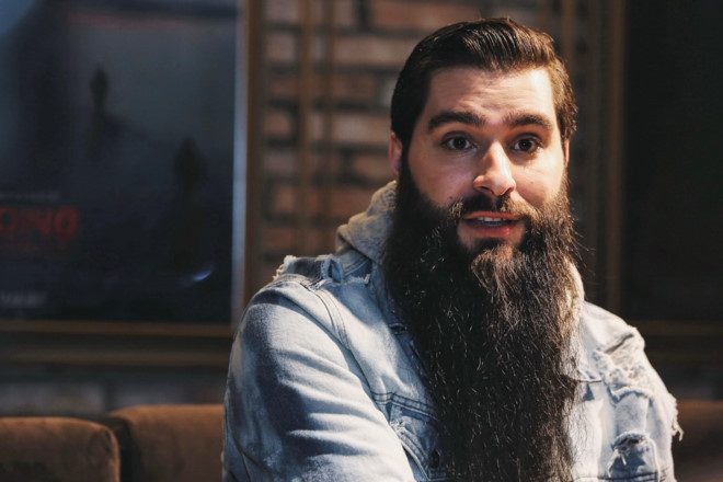 Đạo diễn Kong: Skull Island, Jordan Vogt-Roberts cho biết tại Việt Nam, mọi người yêu thương nhau nhiều hơn là ở Hollywood.