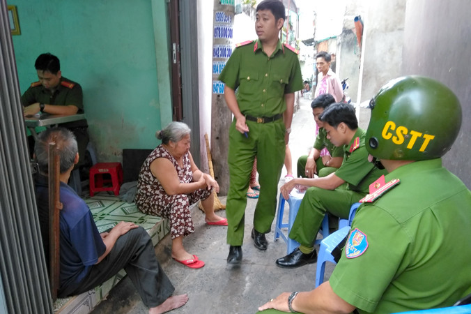 Cơ quan chức năng đang tiến hành điều tra tại hiện trường vụ việc.