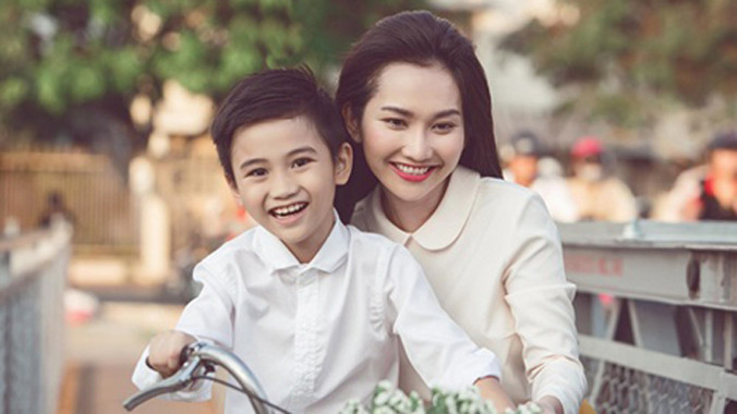 Diễn viên Kim Hiền: Không khóc trước mặt con