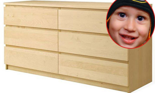 Chiếc tủ 6 ngăn gây ra cái chết thương tâm cho bé trai người Mỹ. Ảnh: Daily Star. 