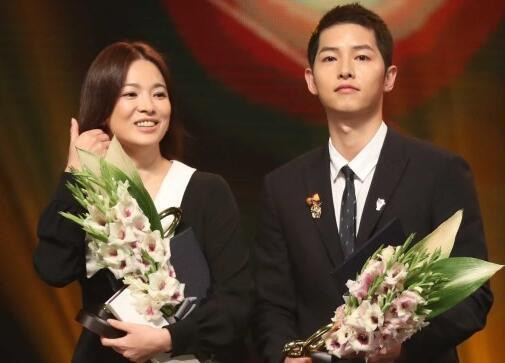 Song Hye Kyo – Song Joong Ki giành giải thưởng lớn tại Hàn Quốc