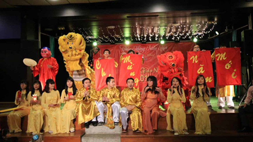 Sinh viên Việt đón Tết ở Pháp