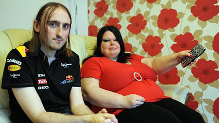 Tuy sống trong một cuộc sống bị kiểm soát, Steve vẫn rất hạnh phúc.