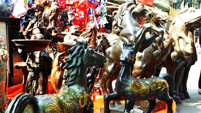 Năm Giáp Ngọ, săn ngựa đồng chơi Tết