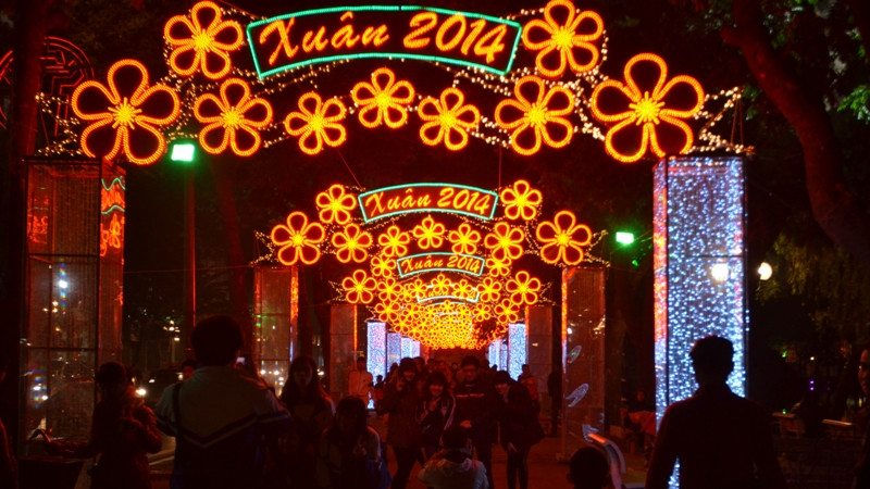 Hà Nội rực rỡ đón năm mới