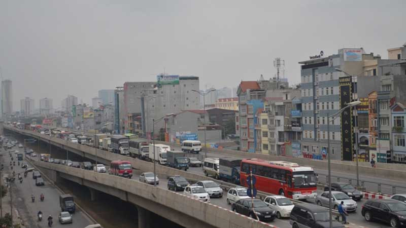 Ô tô kẹt cứng trên đường vành đai Hà Nội