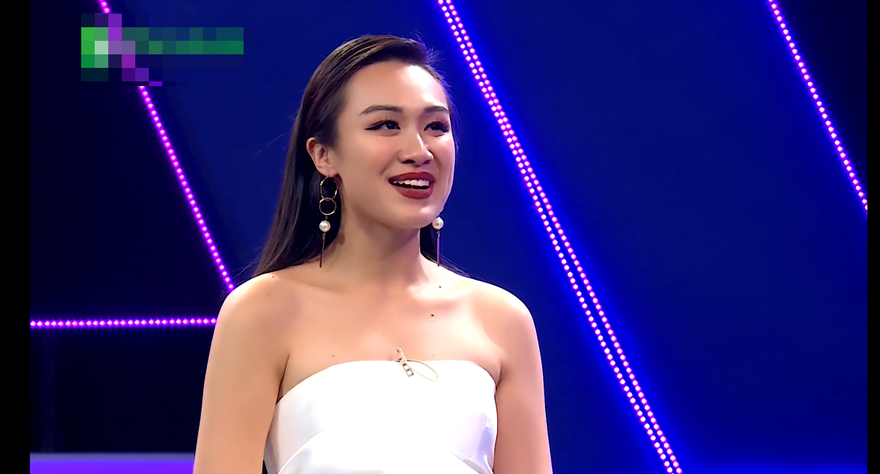 Tiểu thư nhà giàu, xinh đẹp và học giỏi khiến người khác trầm trồ